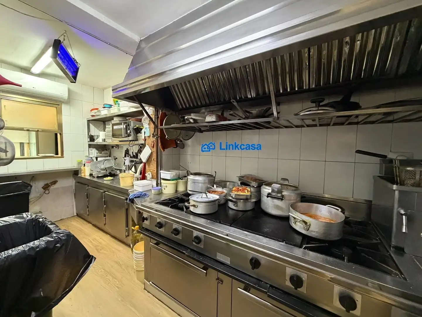 Kitchen of Buildings for sale in Madrid