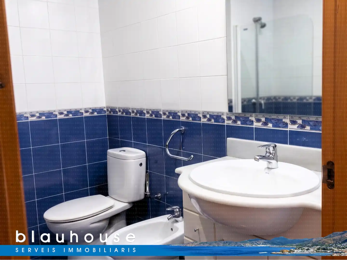 Bathroom of Flat for sale in Llançà  with Air Conditioner and Terrace