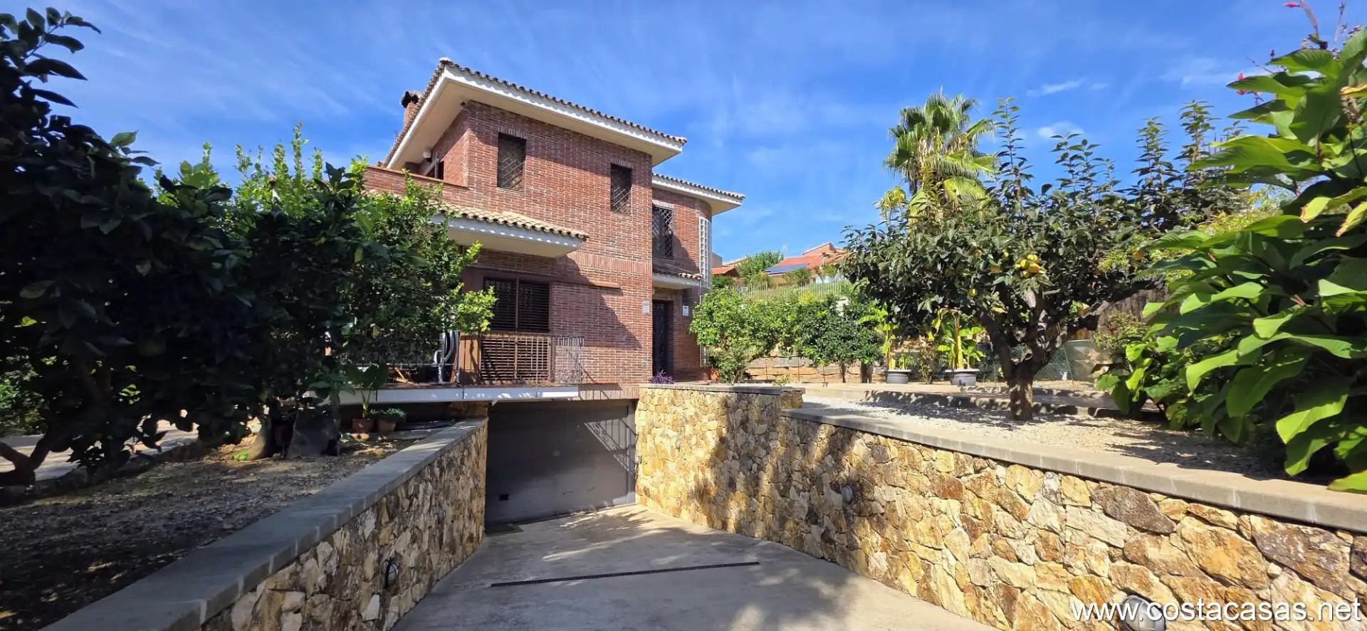 Vista exterior de Casa o chalet en venta en Castellví de Rosanes con Calefacción, Jardín privado y Terraza