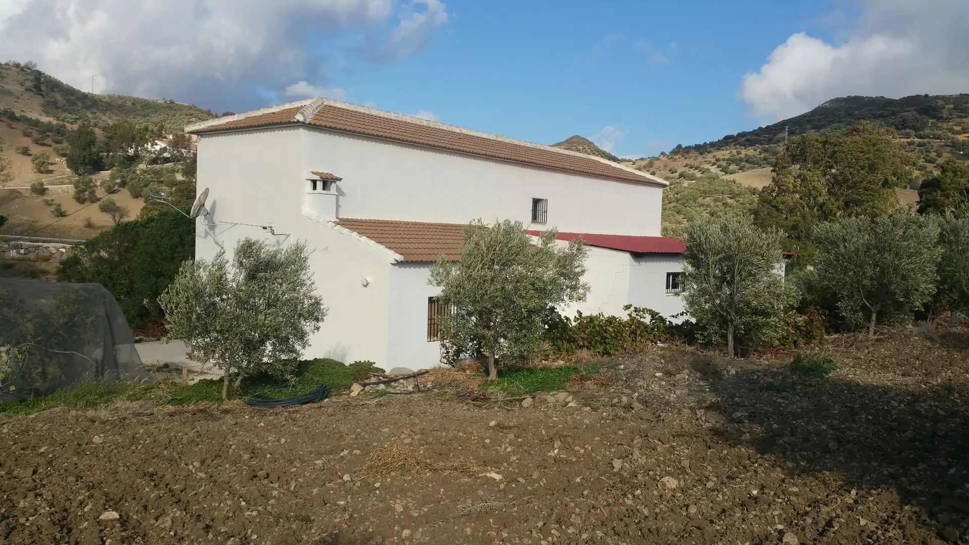 Vista exterior de Finca rústica en venda en Antequera amb Traster
