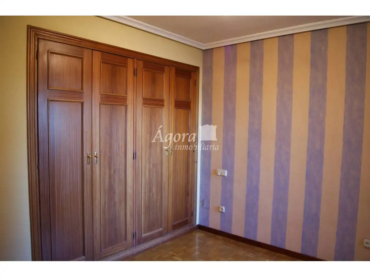 Habitación de Dúplex en venta en Valladolid con Calefacción, Parquet y Terraza