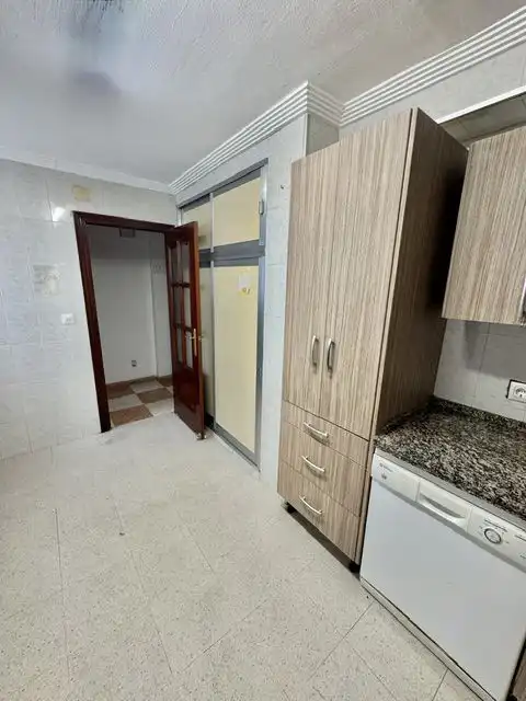 Cocina de Piso en venta en Sevilla con Aire acondicionado
