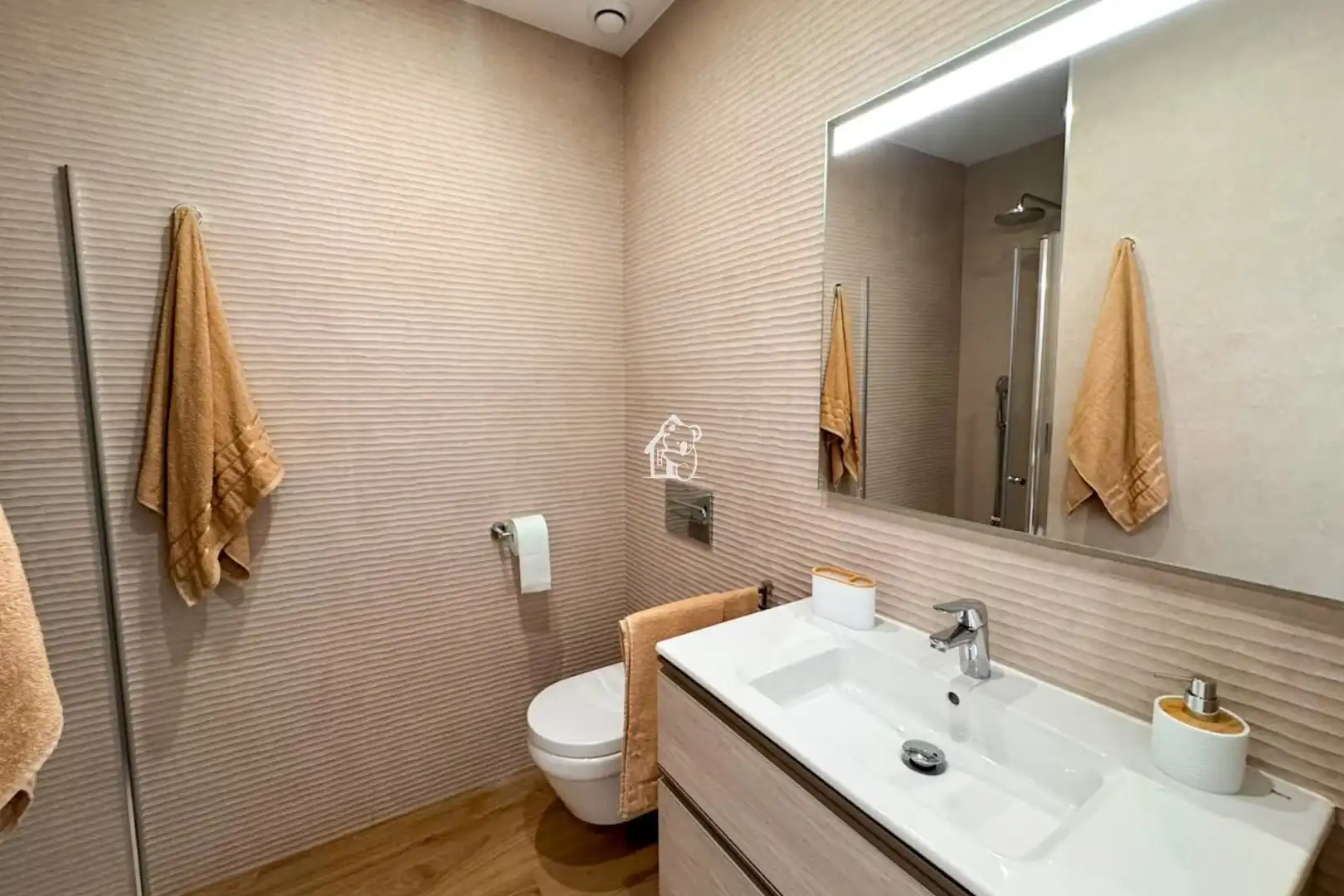 Bathroom of Apartments for rent in Torrevieja  with Air Conditioner, Terrace and Swimming Pool