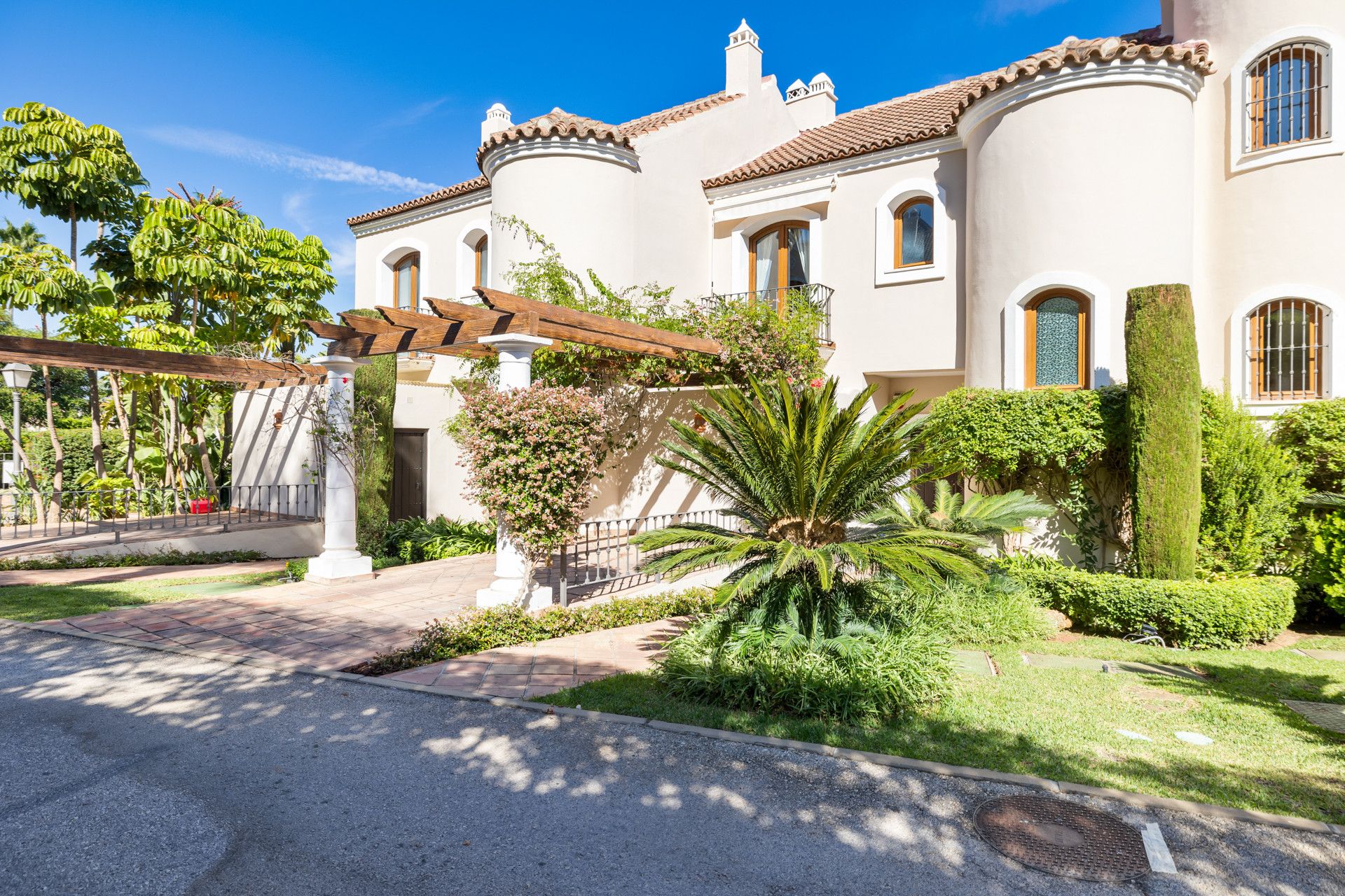 Jardí de Casa adosada en venda en Estepona amb Aire condicionat, Jardí privat i Terrassa