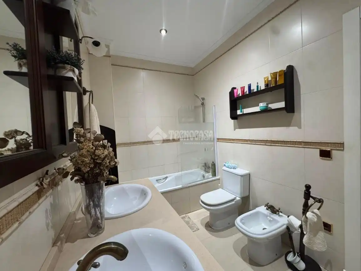 Casa adosada en venta en Calle Dr. Manuel E. Patarroyo, Osuna