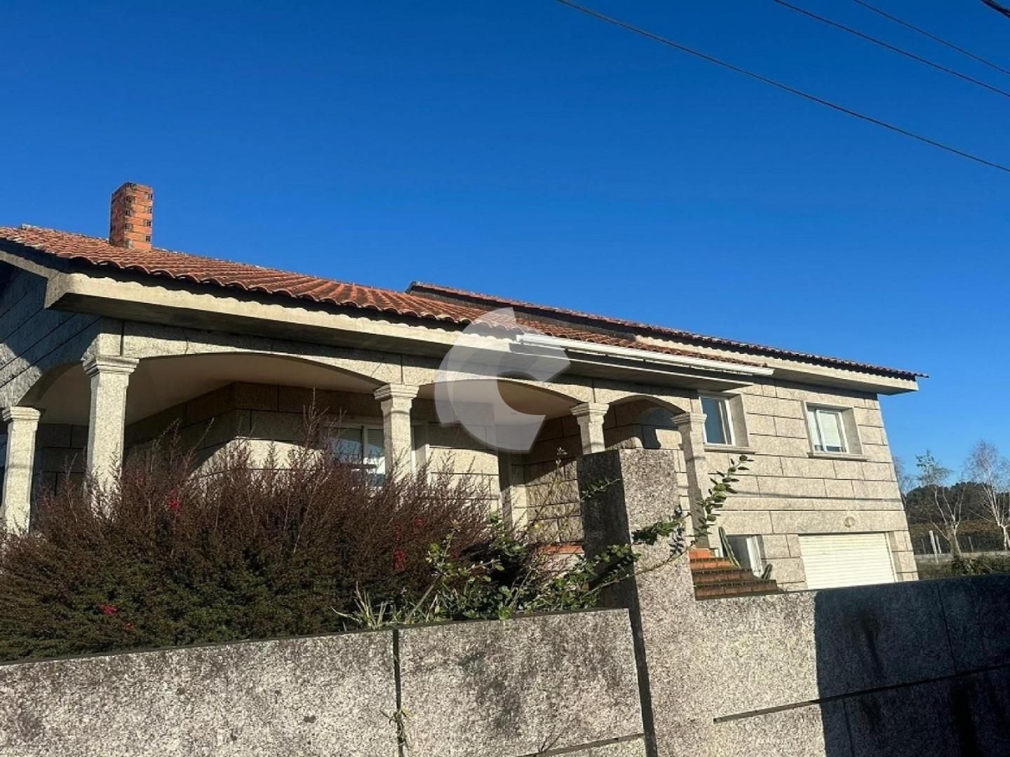 Vista exterior de Casa o xalet en venda en Tomiño amb Jardí privat