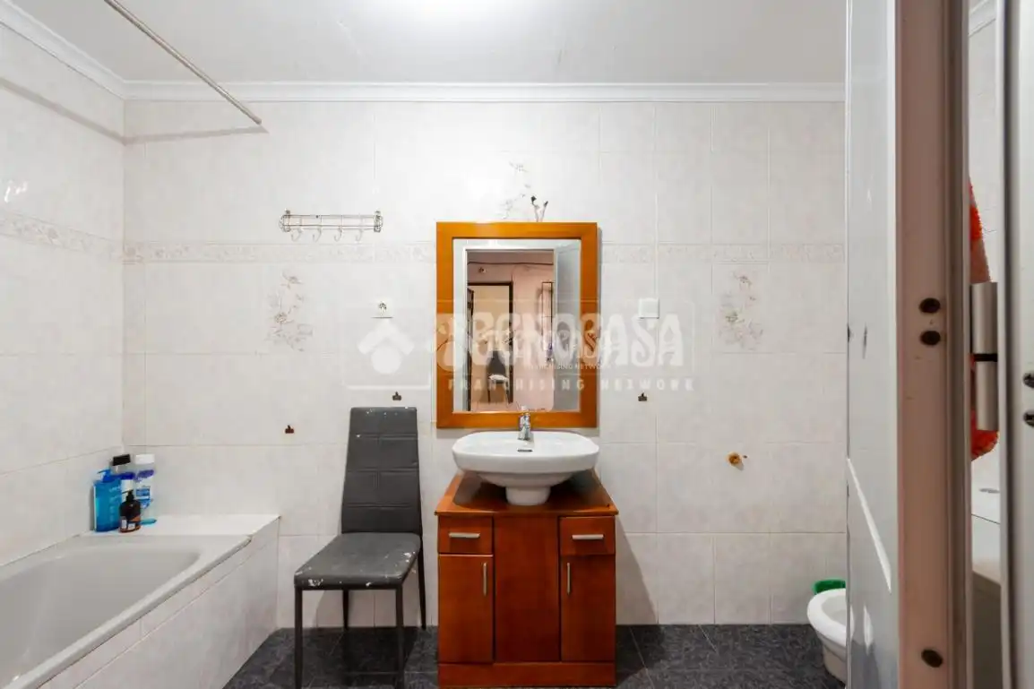 Baño de Casa adosada en venta en Vélez-Málaga con Terraza, Amueblado y Balcón