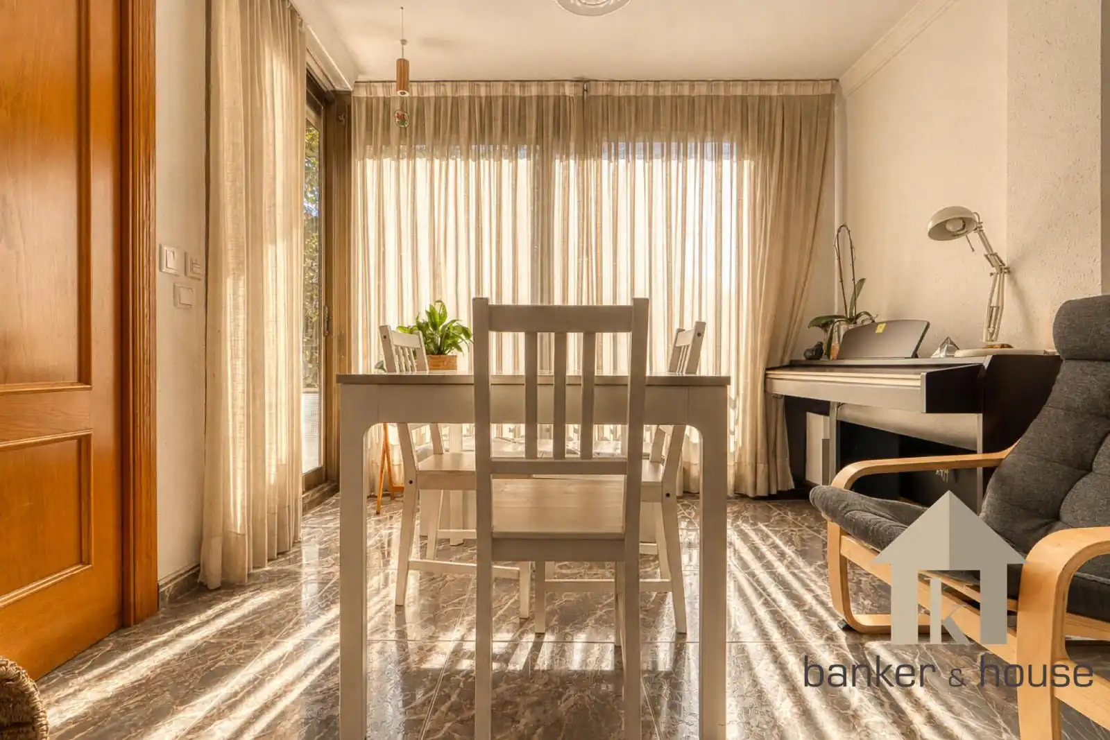 Comedor de Piso en venta en Cerdanyola del Vallès con Aire acondicionado, Calefacción y Terraza