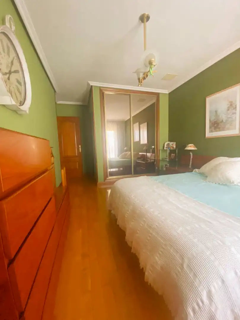 Bedroom of Duplexes for sale in Palencia  with Heating, Parquet flooring and Oven