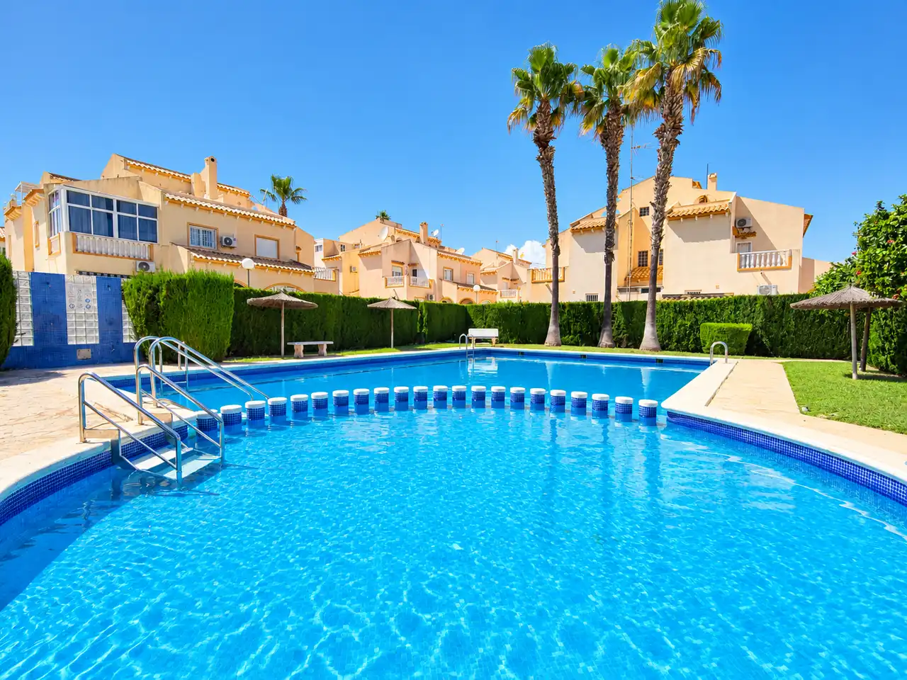 Piso con piscina en venta en Orihuela Costa, imagen 2