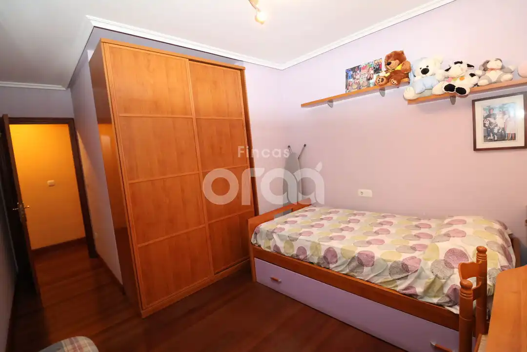 Dormitori de Pis en venda en Santurtzi  amb Calefacció i Terrassa