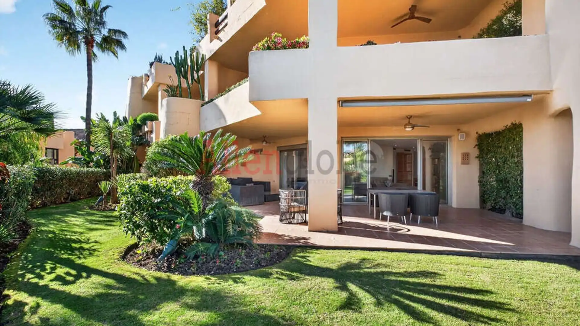 Jardín de Piso en venta en Marbella con Jardín privado, Terraza y Piscina