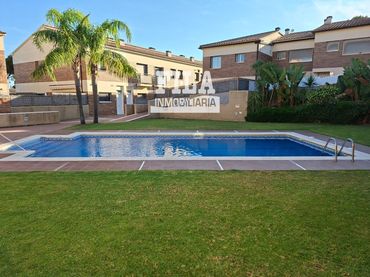 Casa a schiera con piscina in vendita a Bonavista