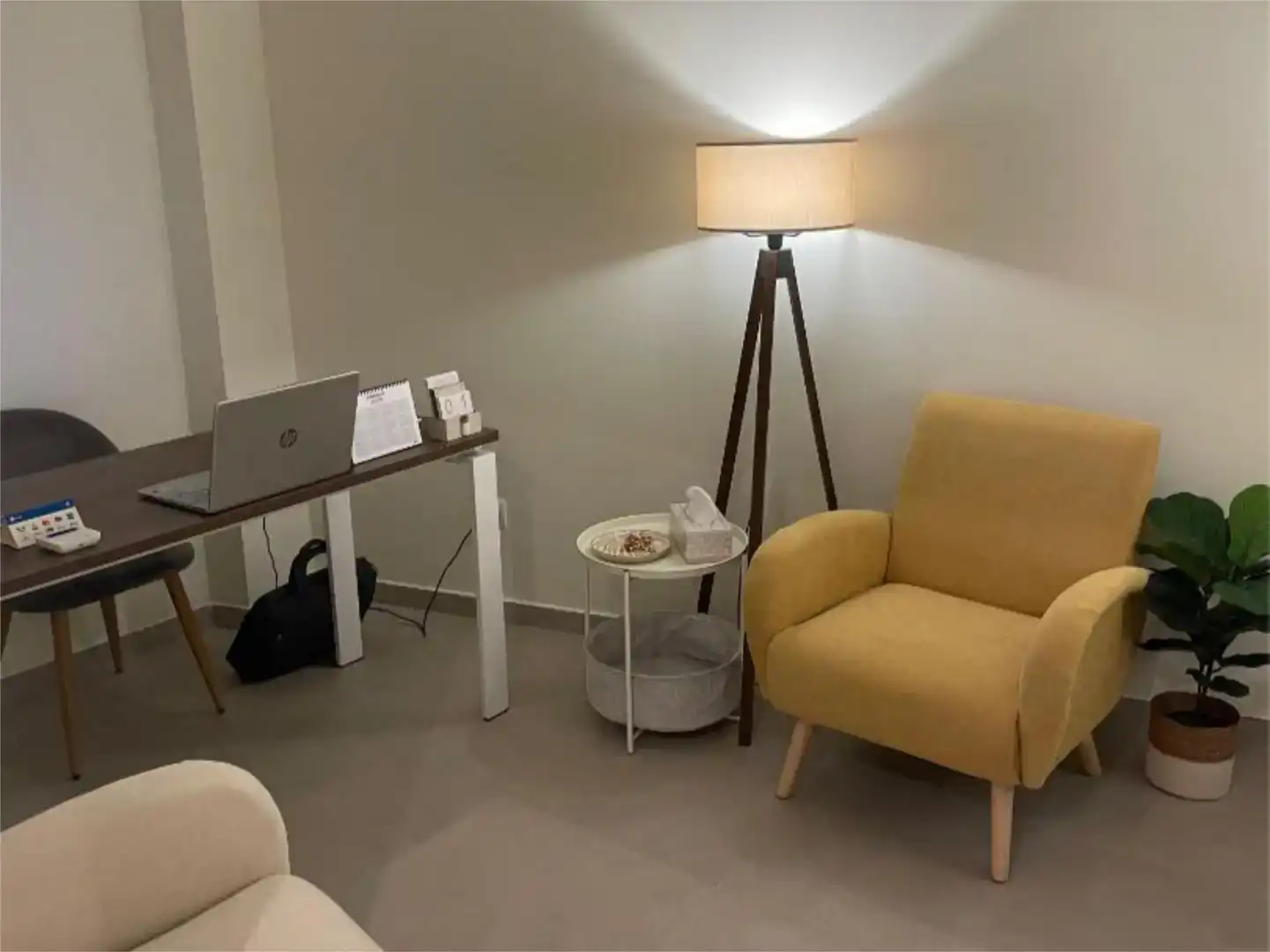 Wohnzimmer von Büro zur Miete in Valencia