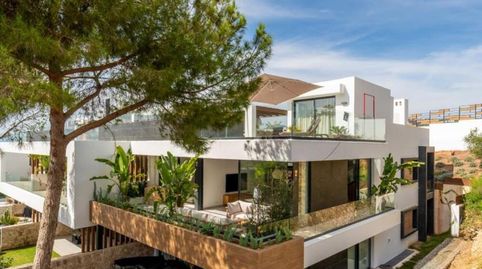 Ático Dúplex Moderno con Piscina Privada y Vistas Panorámicas al Mar en Cabopino