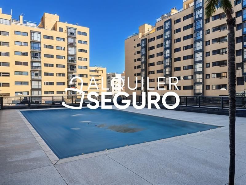 Swimming pool of Flat to rent in  Madrid Capital  with Heating, Terrace and Storage room