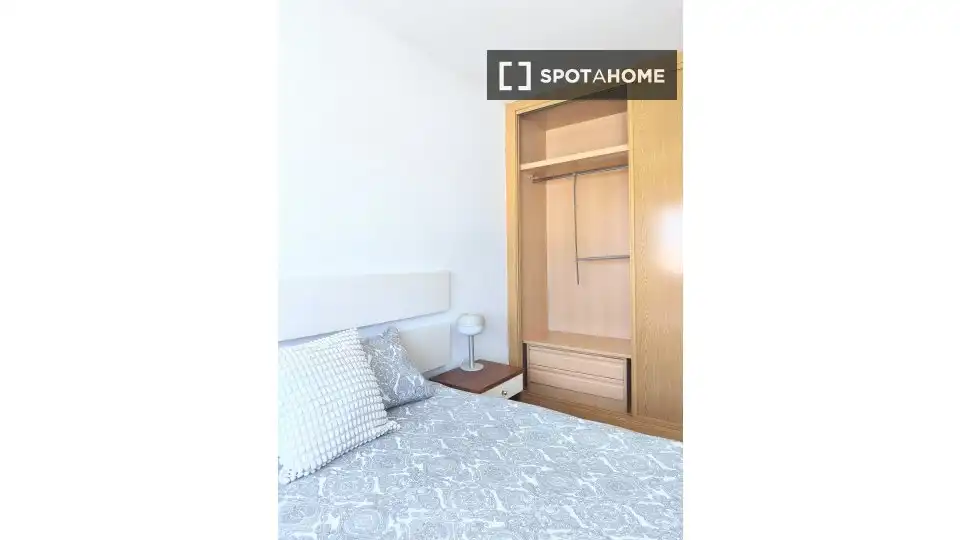 Schlafzimmer von Wohnung zur untervermieten in Madrid mit Klimaanlage, Heizung und Terrasse