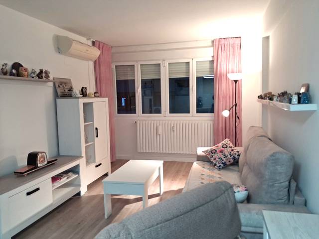 Piso en Venta en Calle de Julián Ribera en Barrio del Ave