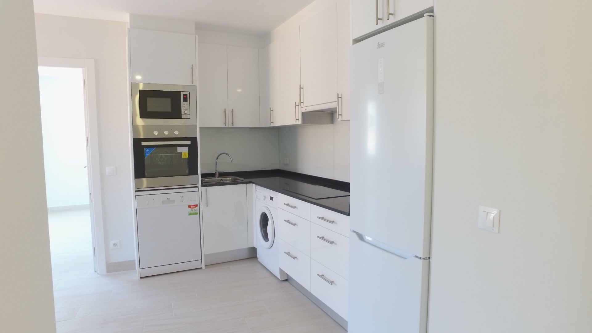 Kitchen of Building for sale in  Madrid Capital