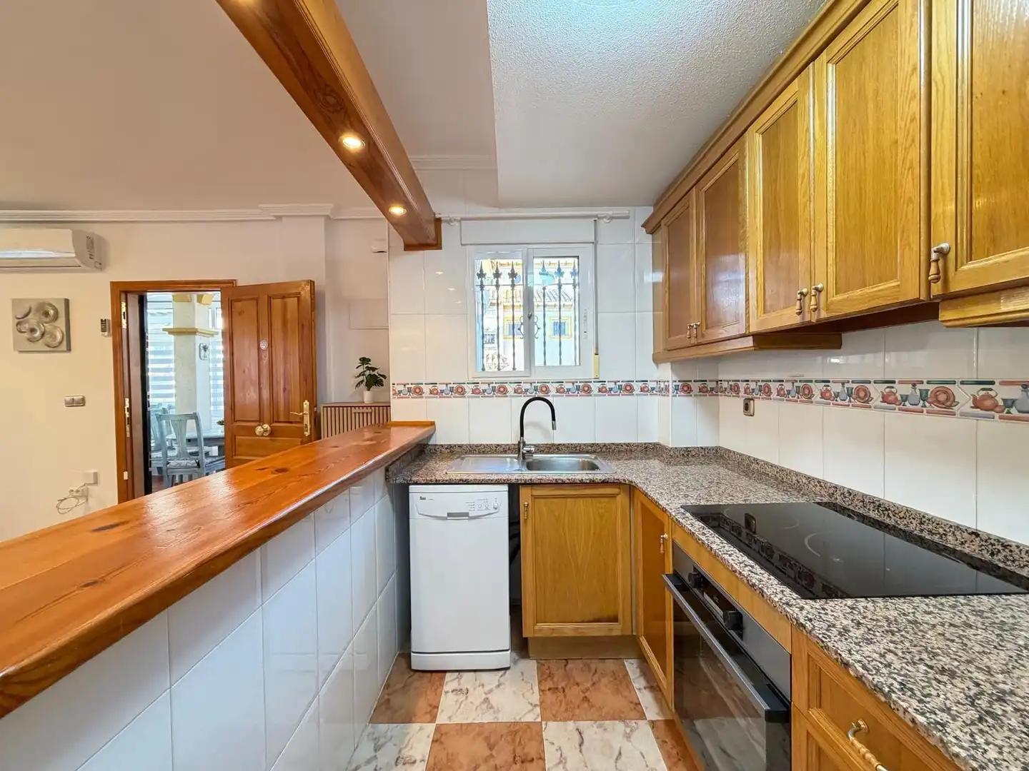 Terraced house with terrace for sale in Calle Galapagos, imagen 31