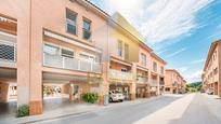Vista exterior de Casa adosada en venda en Caldes de Montbui amb Calefacció i Balcó