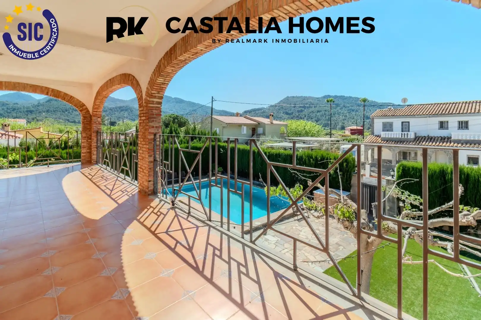 Vista exterior de Casa o xalet en venda en Borriol amb Calefacció, Jardí privat i Piscina