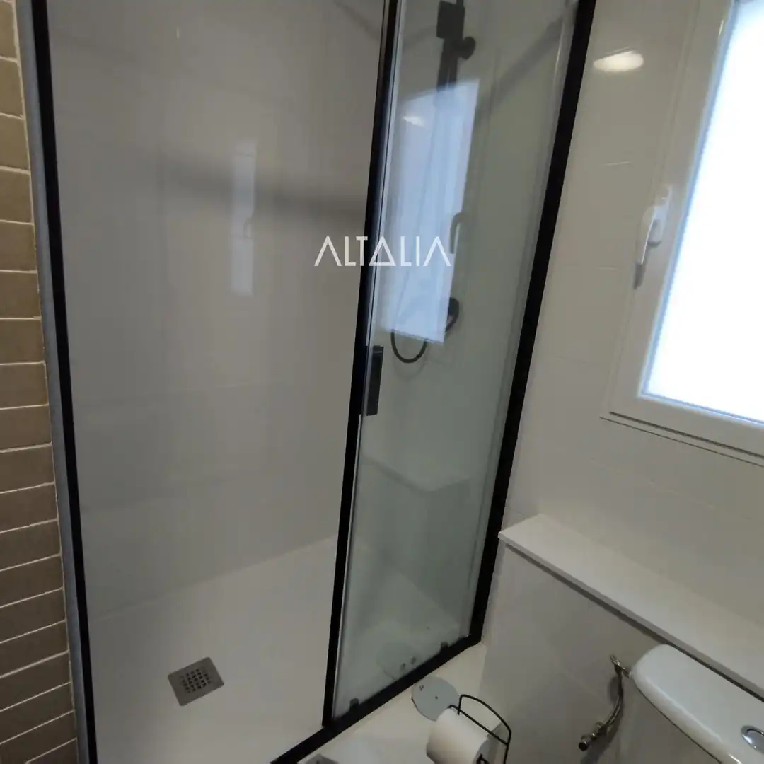 Bathroom of Flat for rent in Cuenca  with Heating and Furnished