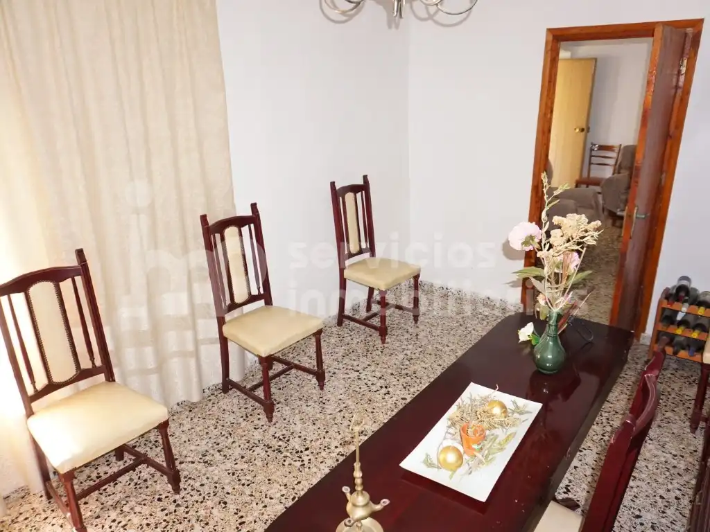 Comedor de Casa adosada en venta en Benamocarra con Jardín privado, Terraza y Amueblado
