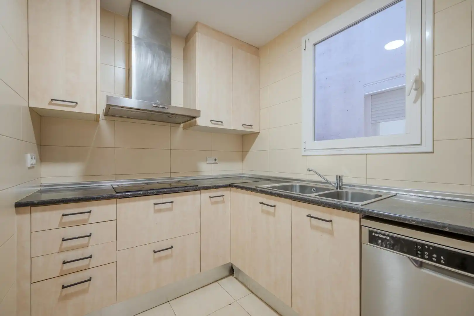Kitchen of Flat for sale in Girona