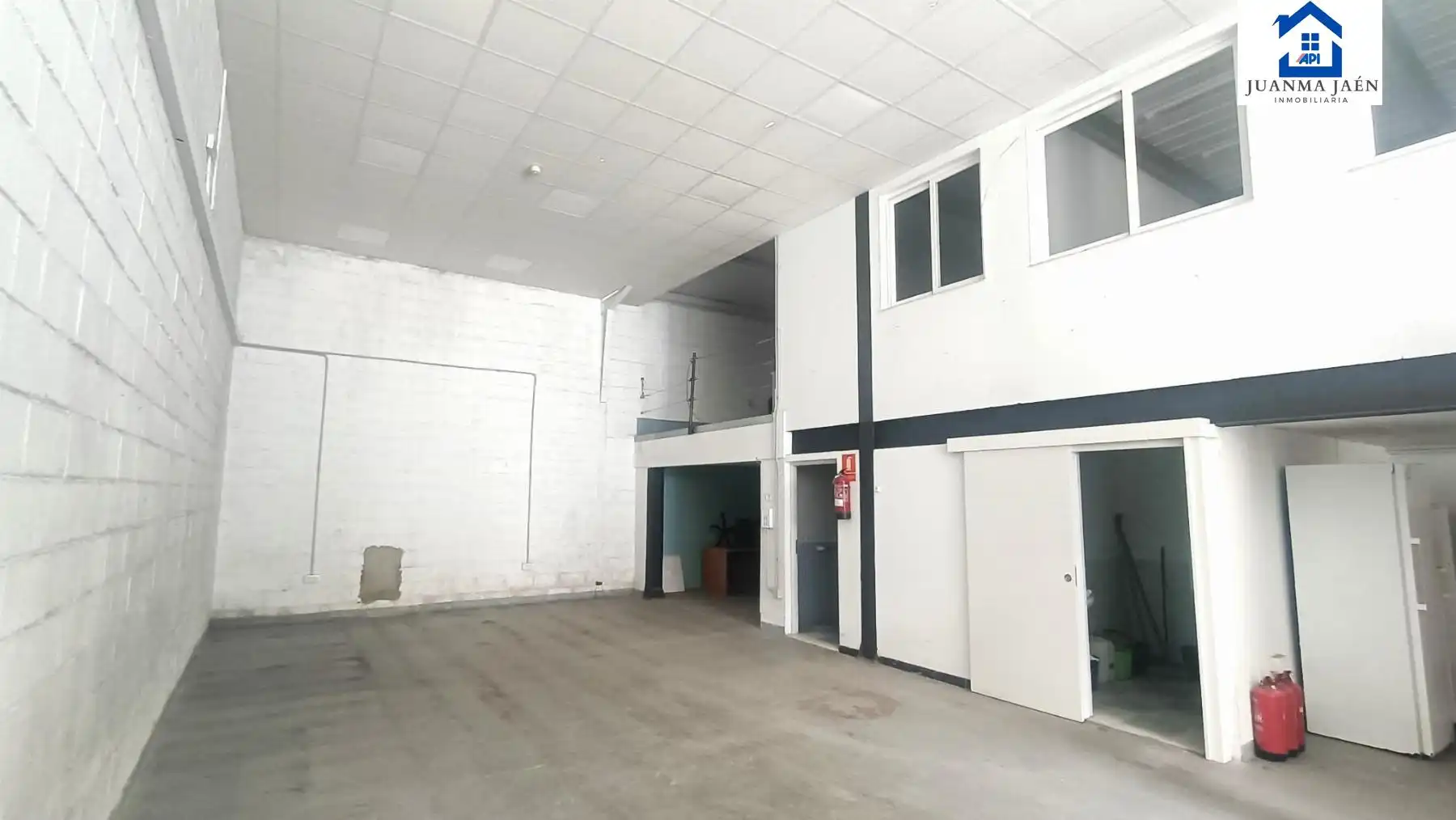 Nau industrial en venda a Villanueva Golf