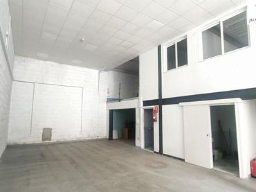 Nave industrial en venta en Villanueva Golf