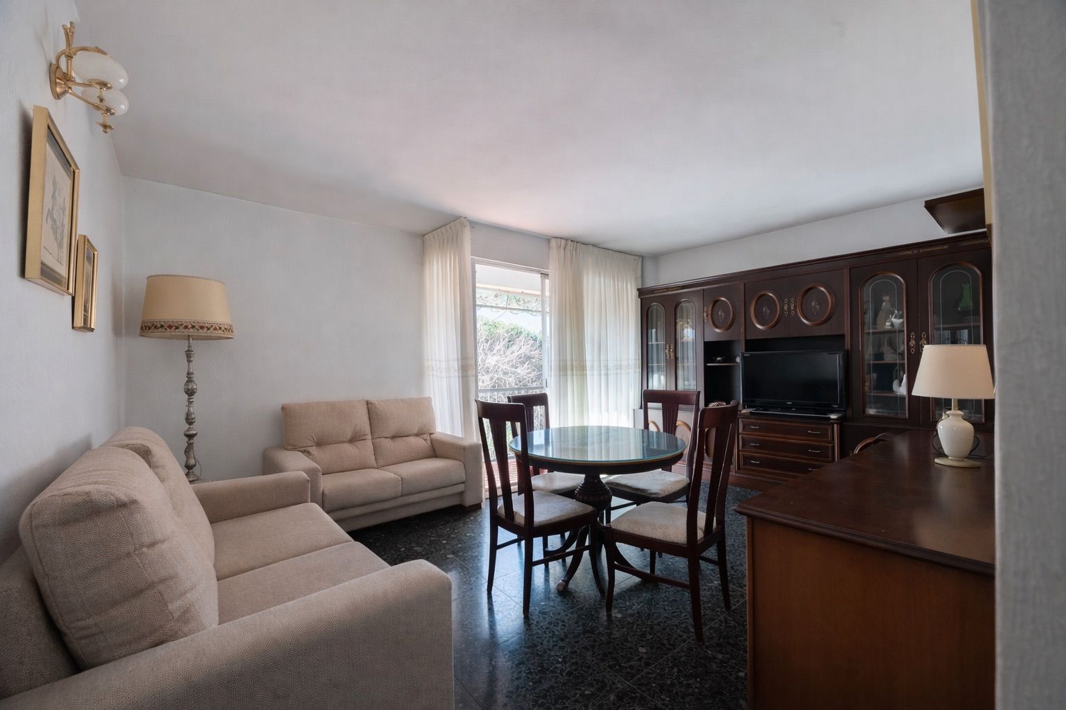 Sala d'estar de Pis en venda en  Madrid Capital amb Jardí privat i Terrassa