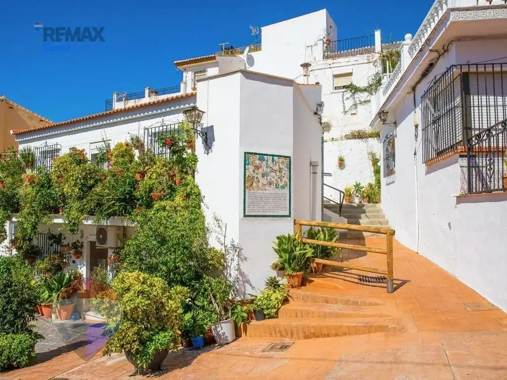 Außenansicht von Einfamilien-Reihenhaus zum Verkauf in Rincón de la Victoria mit Klimaanlage, Terrasse und Abstellraum