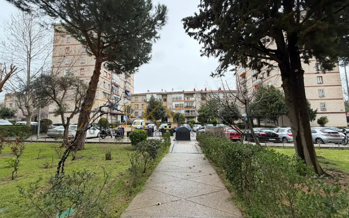 Vista exterior de Piso en venta en Madrid