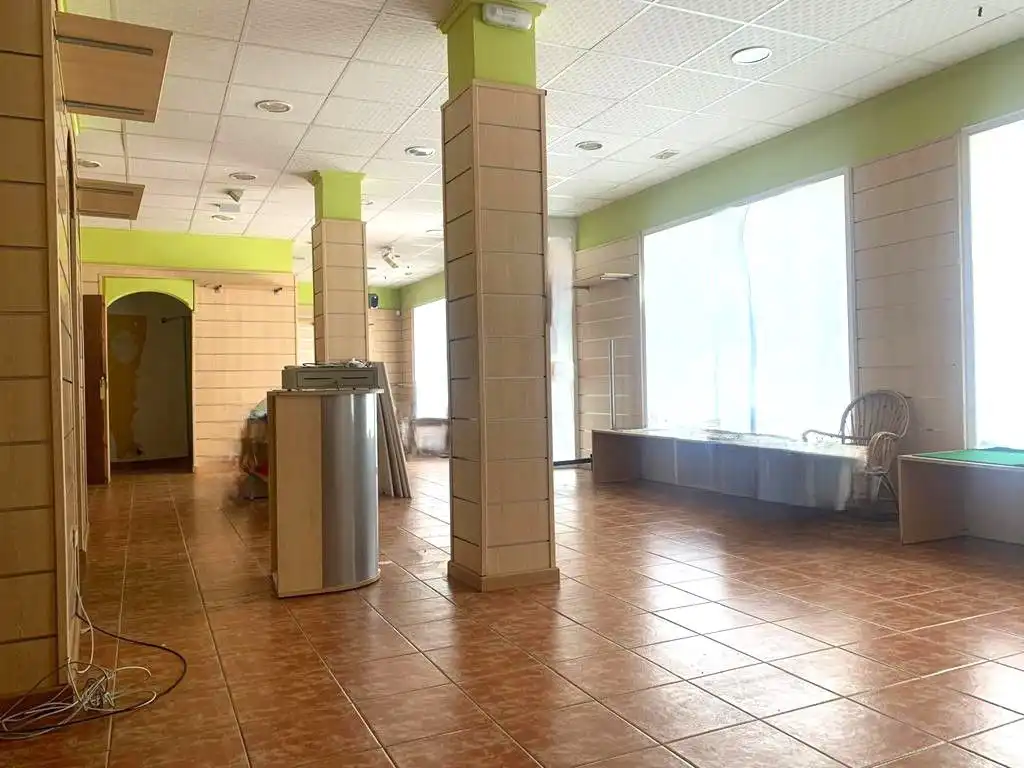 Local comercial de lloguer a La Roda, imagen 5