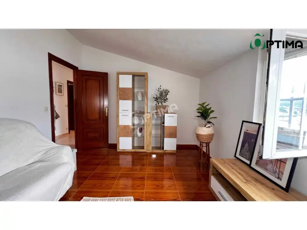 Schlafzimmer von Dachboden zum Verkauf in Muros