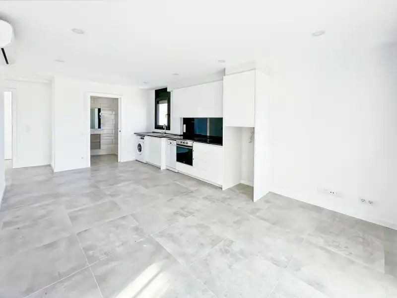 Küche von Maisonette zum Verkauf in Roses mit Klimaanlage, Heizung und Terrasse