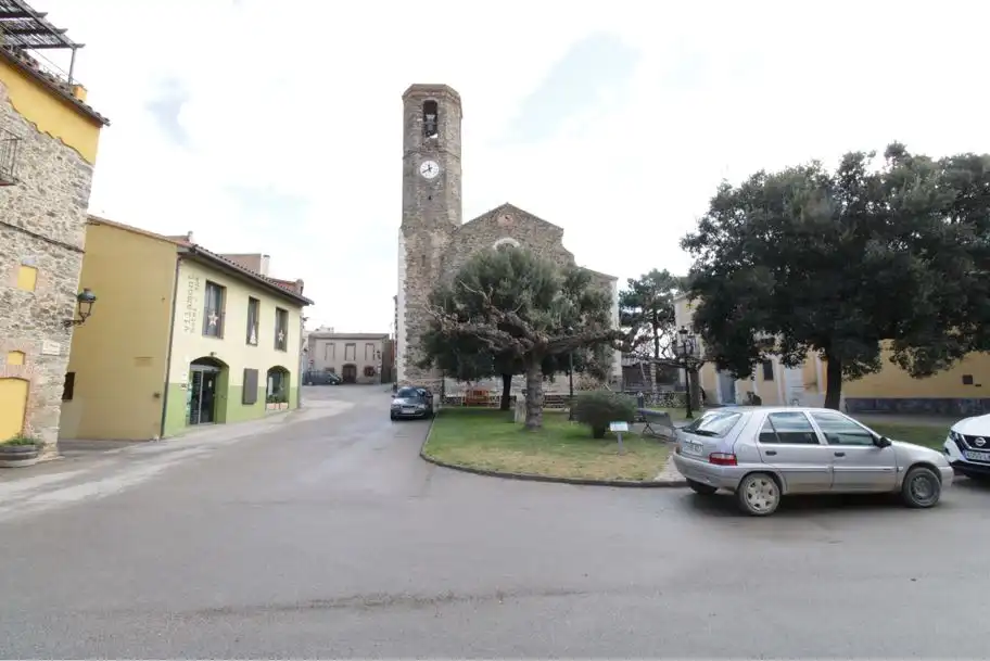 Außenansicht von Gebäude zur Miete in Garriguella