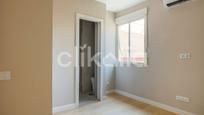 Bedroom of Flat for sale in  Madrid Capital  with Air Conditioner