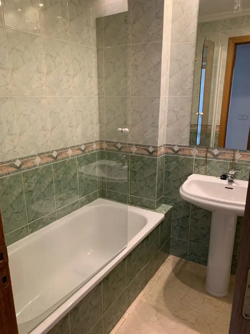 Baño de Dúplex de alquiler en Cáceres con Calefacción