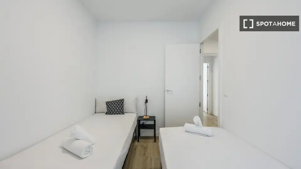 Habitación de Piso de alquiler en Madrid con Aire acondicionado, Calefacción y Amueblado