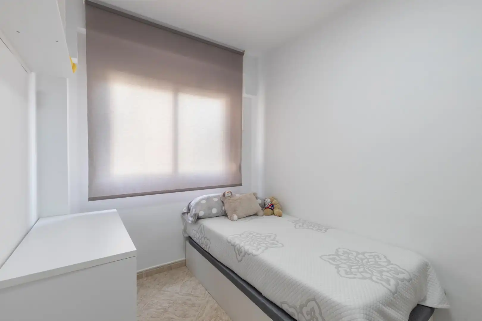 Habitación de Piso en venta en Granada con Aire acondicionado y Balcón