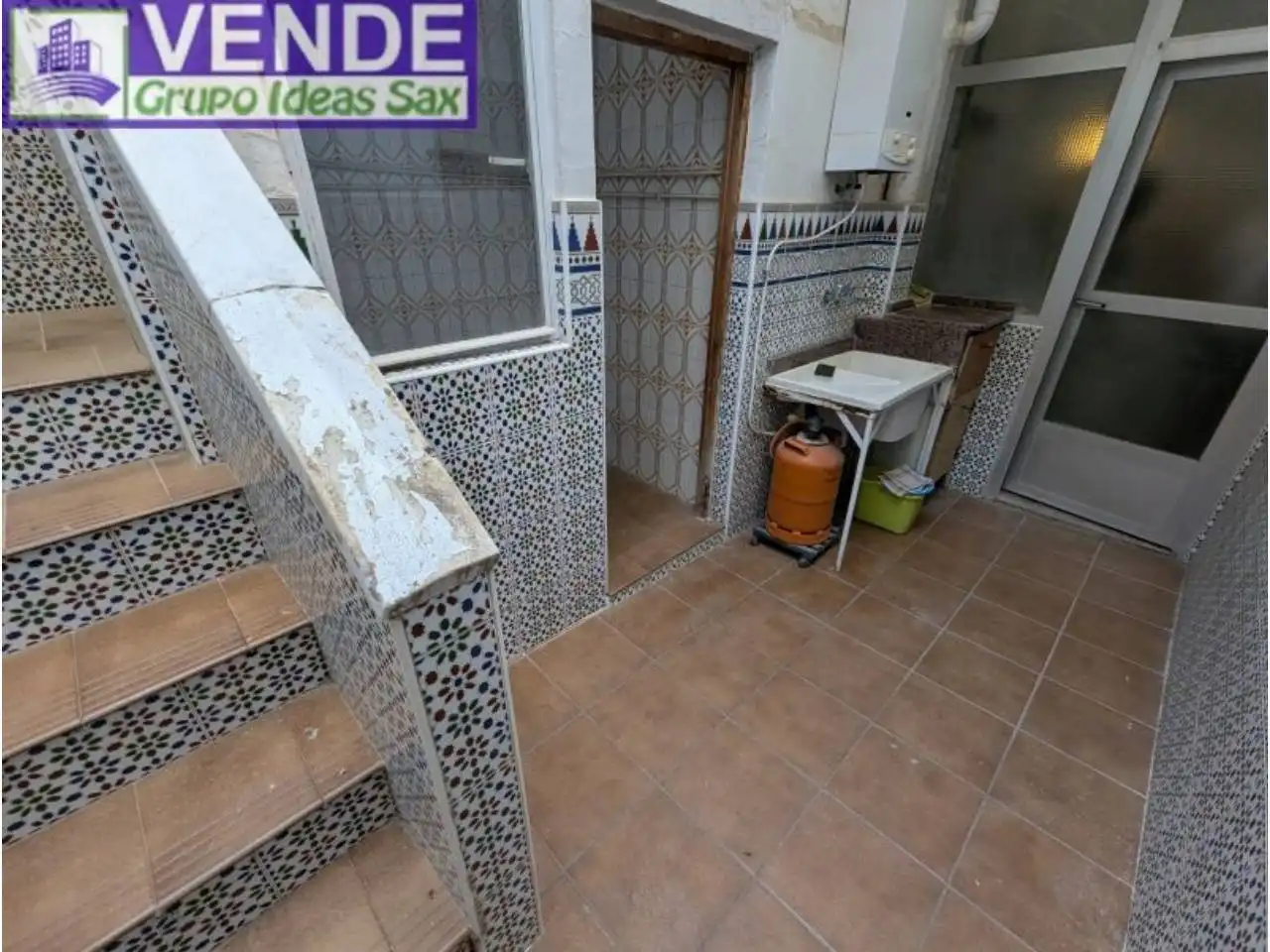 Flat for sale in Sax