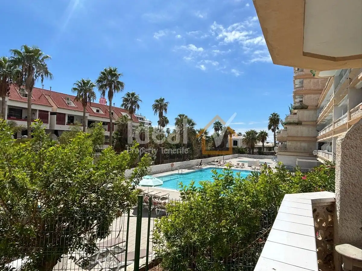 Vista exterior de Apartament en venda en Arona amb Terrassa i Piscina comunitària