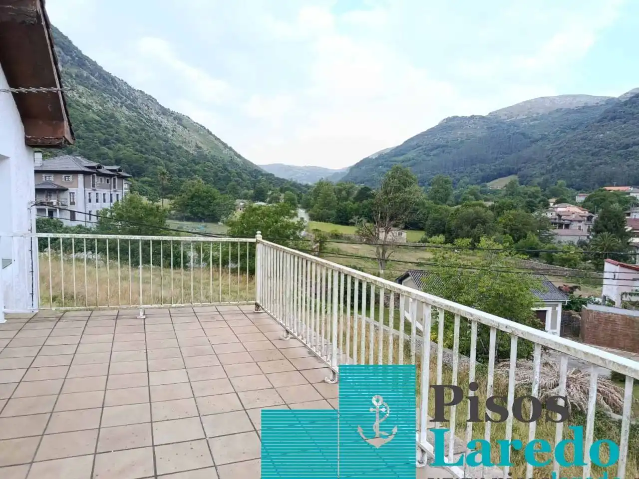 Detached homes for sale in Arredondo  with Private garden and Terrace