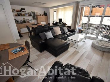Piso con balcón en venta en Calle de Navarra