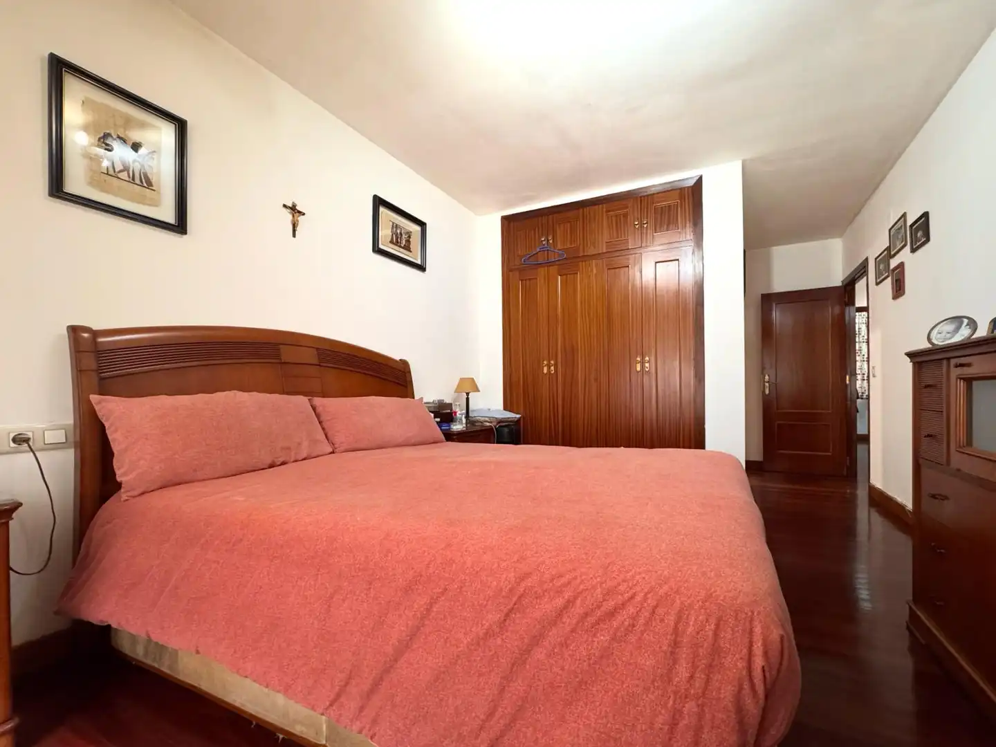 Habitación de Piso en venta en Pontevedra Capital  con Calefacción y Trastero