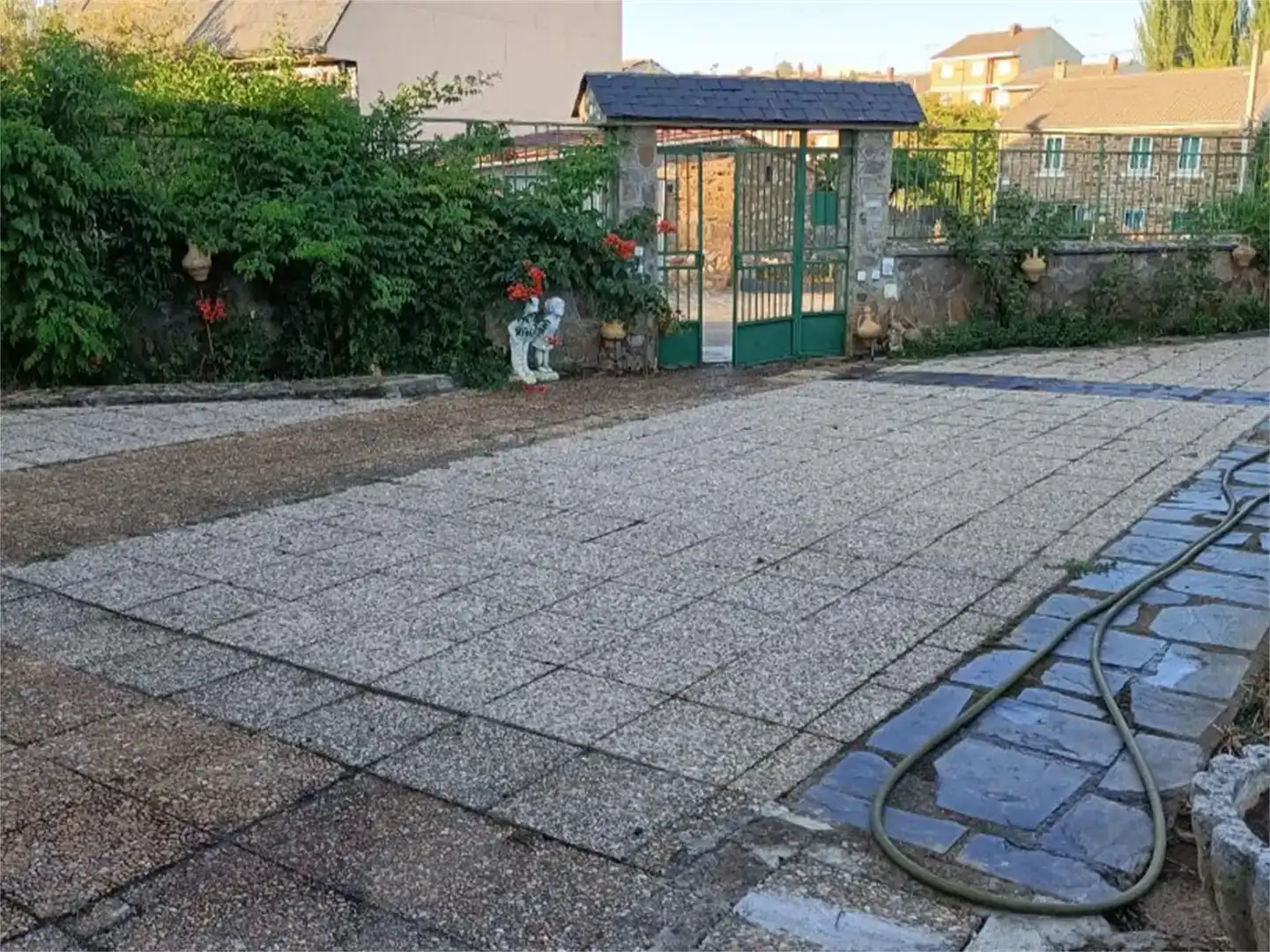 Vista exterior de Piso en venta en Riofrío de Aliste con Jardín privado y Piscina