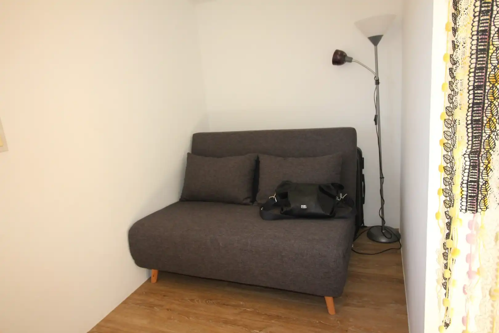 Habitación de Dúplex en venta en Figueres con Calefacción, Terraza y Trastero