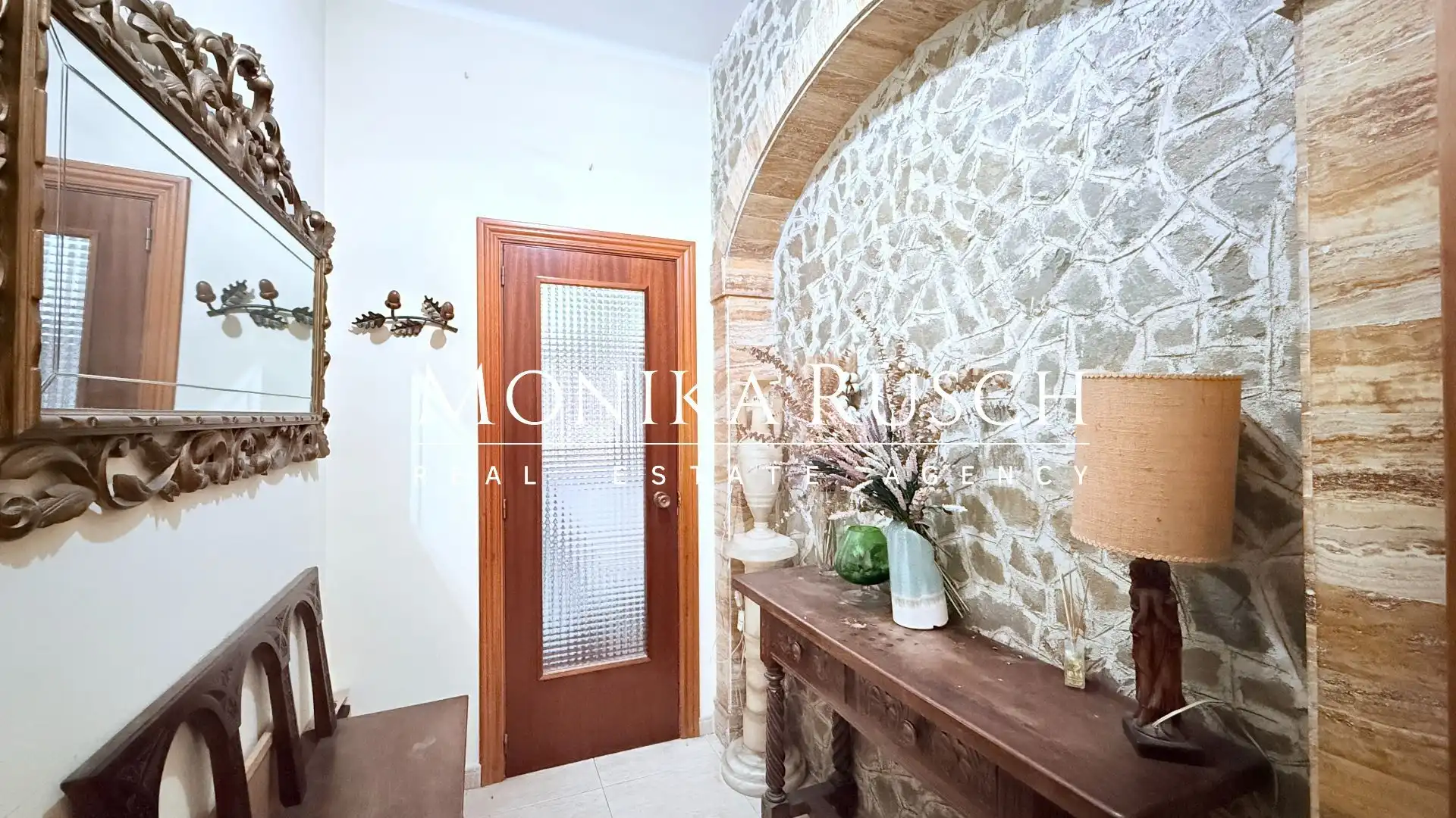 Wohnung zum Verkauf in Barcelona mit Klimaanlage, Heizung und Terrasse